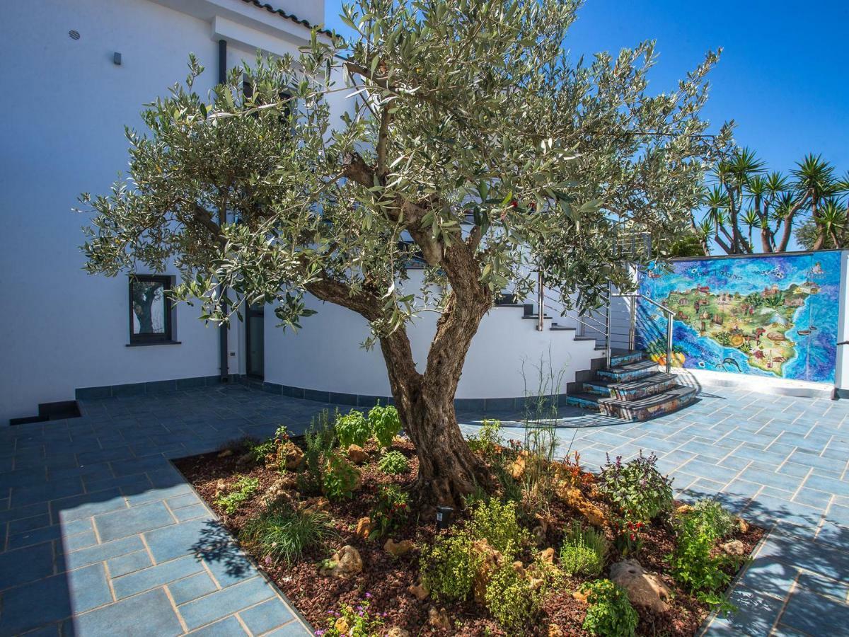 Bed & Breakfast Tra Le Braccia Di Morfeo Terrasini